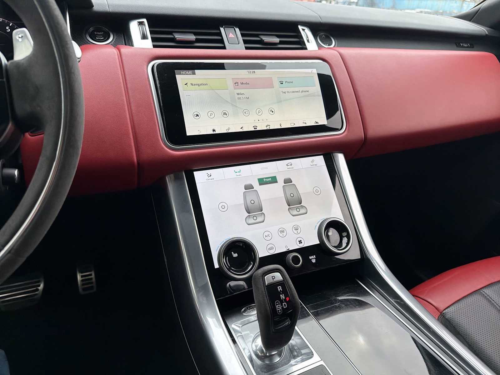 Used 2020 Land Rover Range Rover Sport HST image 27