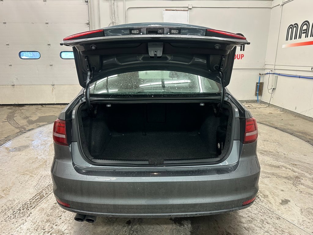 Used 2018 Volkswagen Jetta Wolfsburg Edition image 16