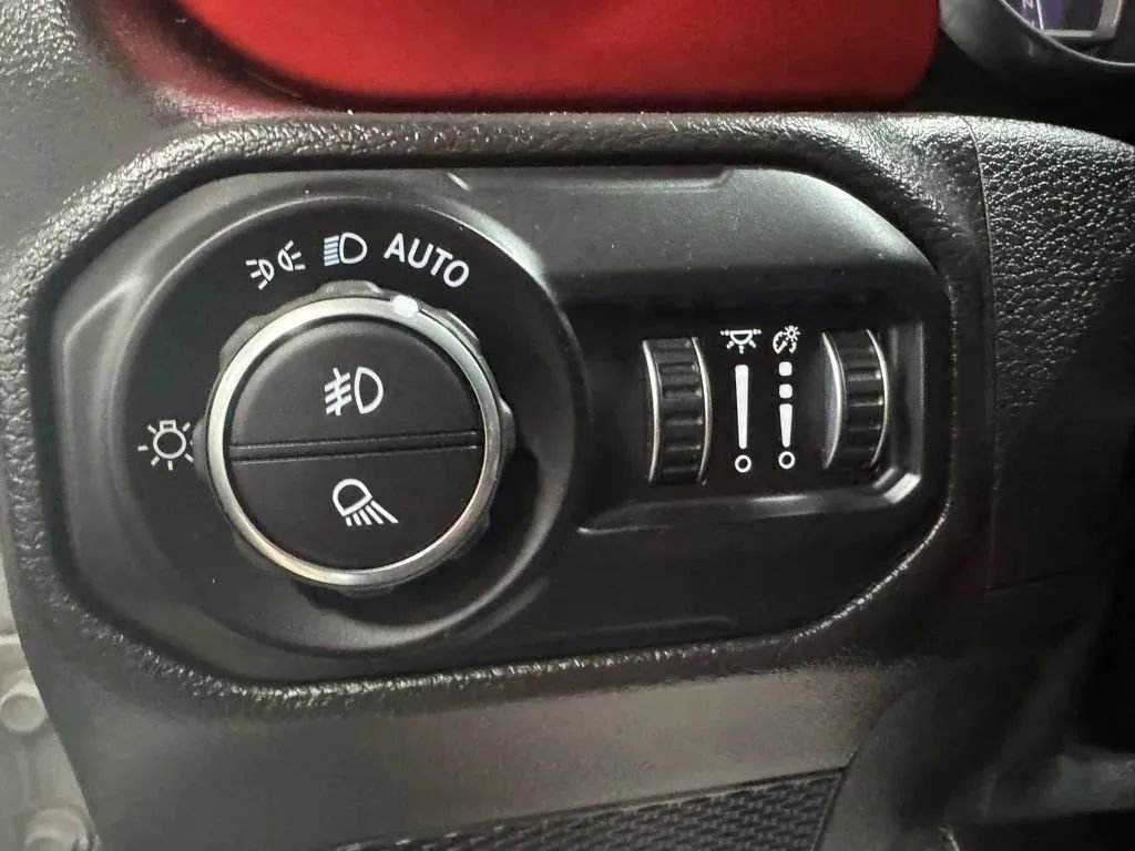 Used 2021 Jeep Gladiator Rubicon w/ Trailer Tow Package image 11