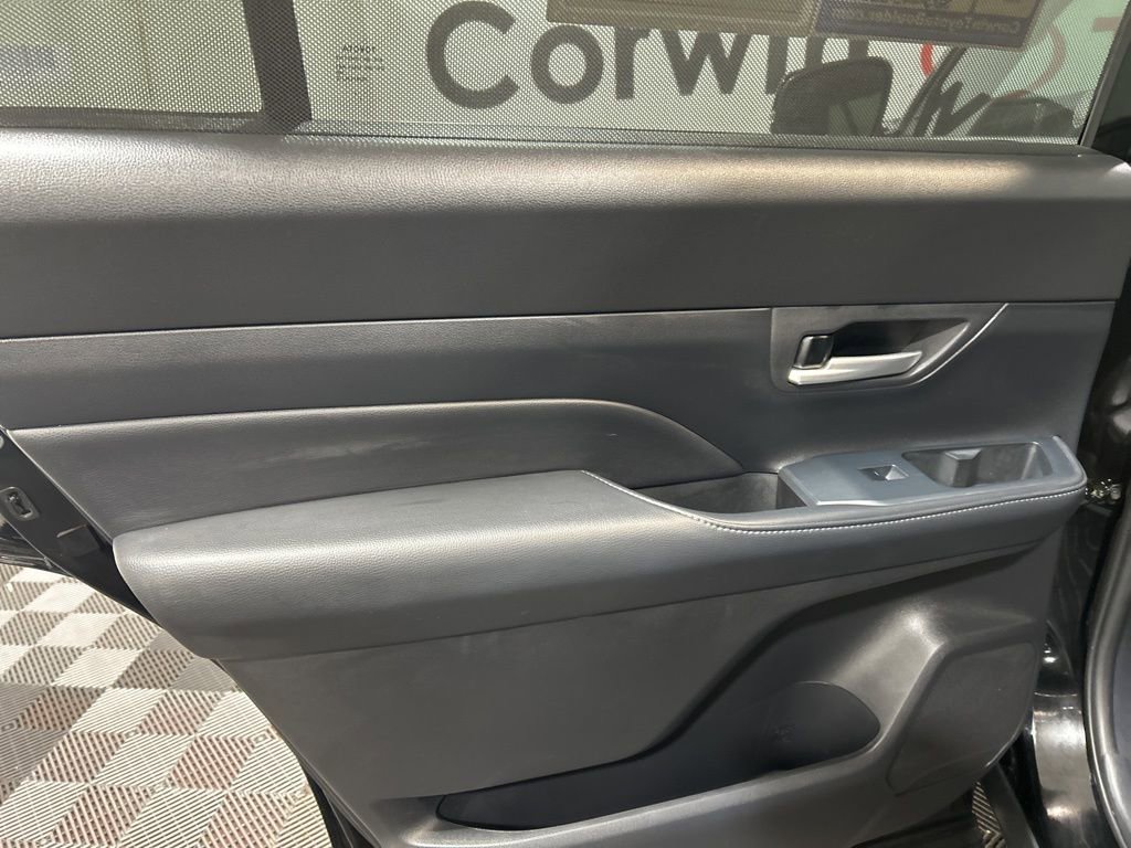 Used 2025 Toyota Grand Highlander AWD image 17