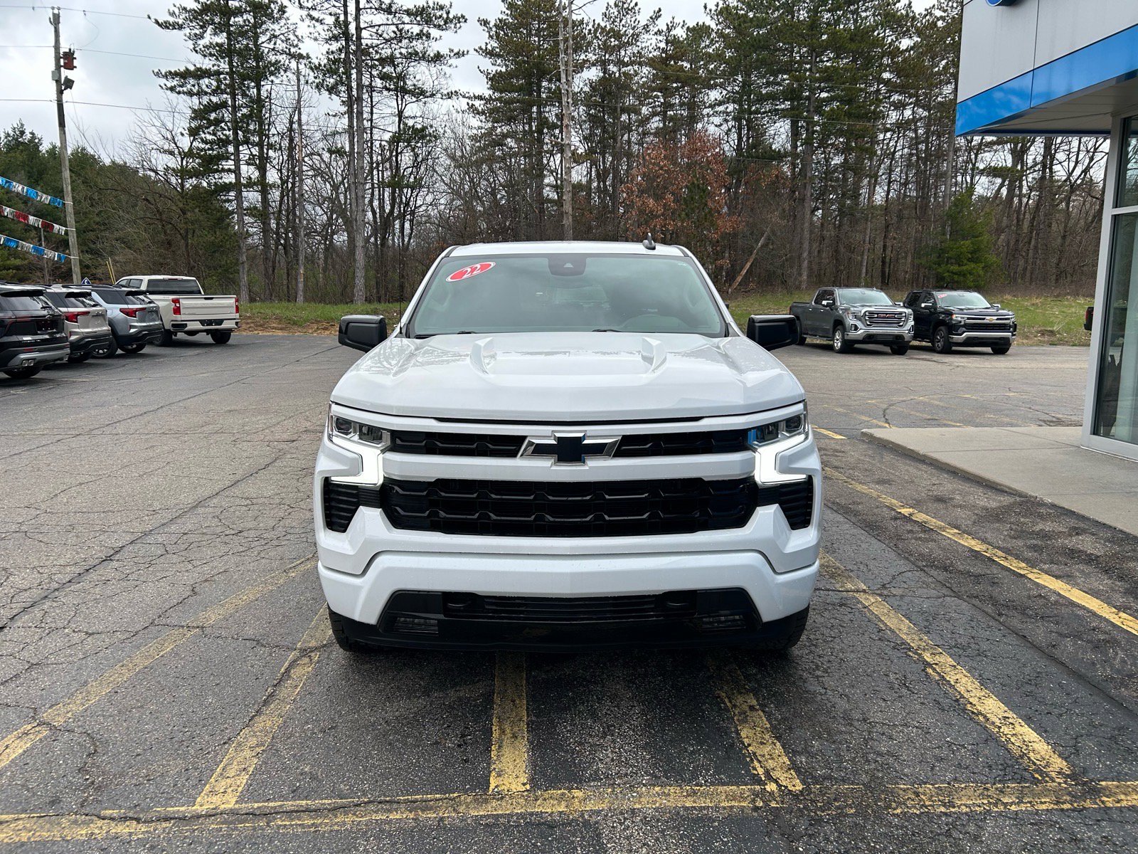 Used 2022 Chevrolet Silverado 1500 RST AWD/4WD image 3