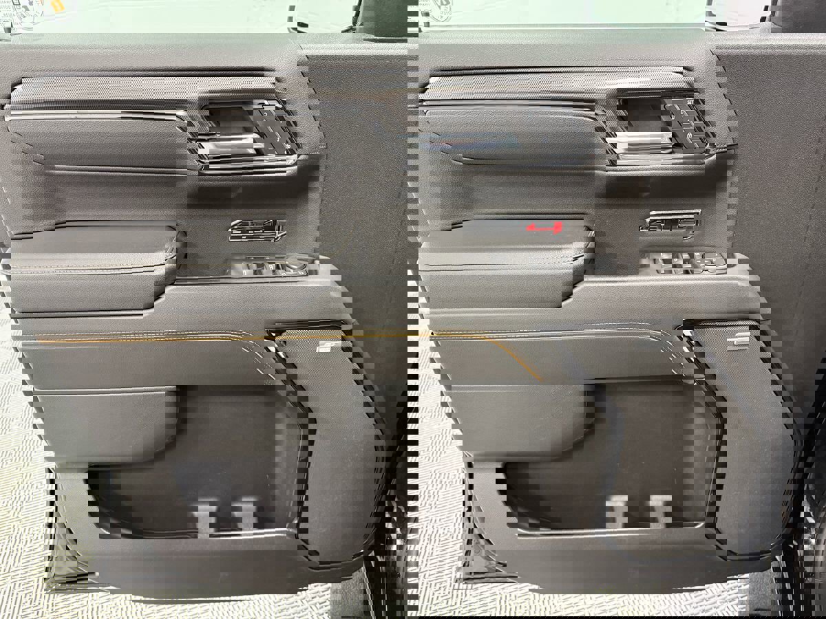 Used 2022 GMC Sierra 1500 AT4 image 12