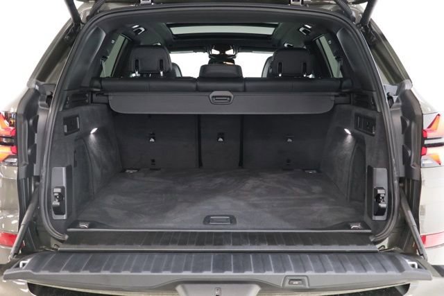 Used 2024 BMW X5 xDrive40i w/ M Sport Package AWD/4WD image 41