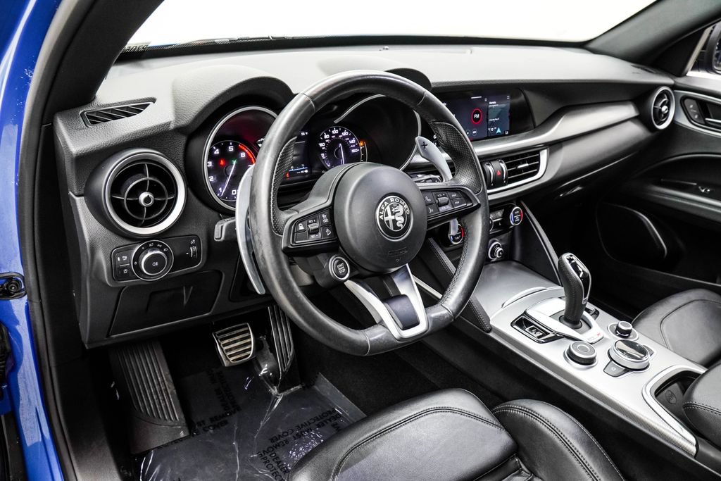 Used 2023 Alfa Romeo Stelvio Veloce AWD/4WD image 21