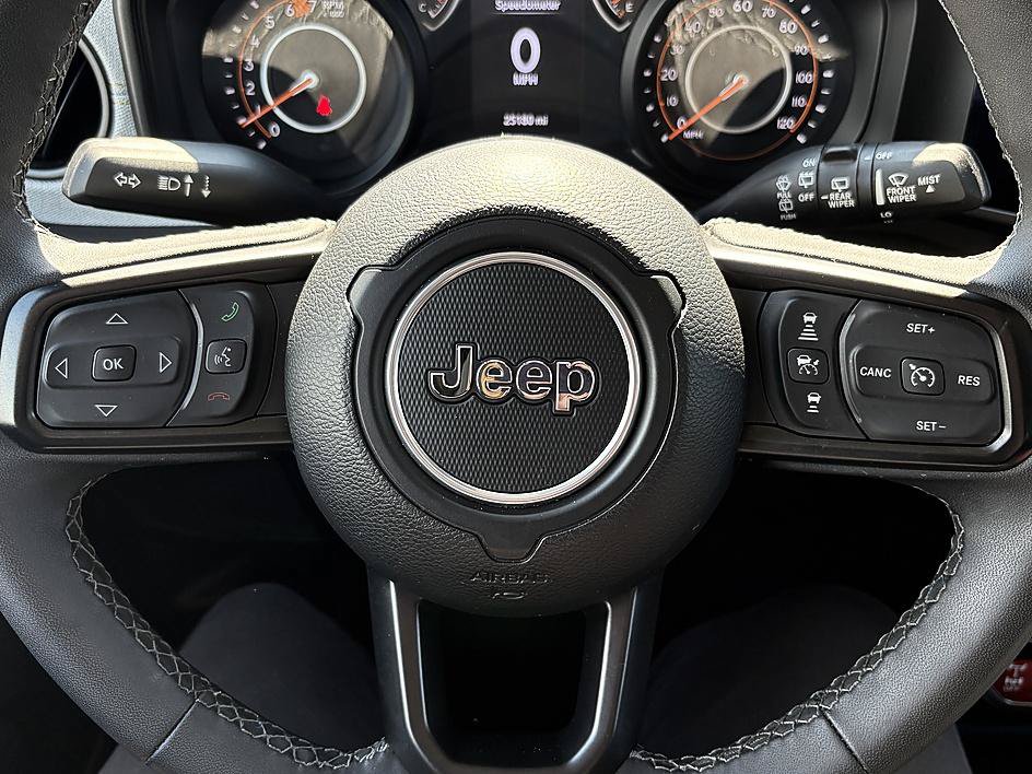 Used 2025 Jeep Wrangler Unlimited Sport AWD/4WD image 18