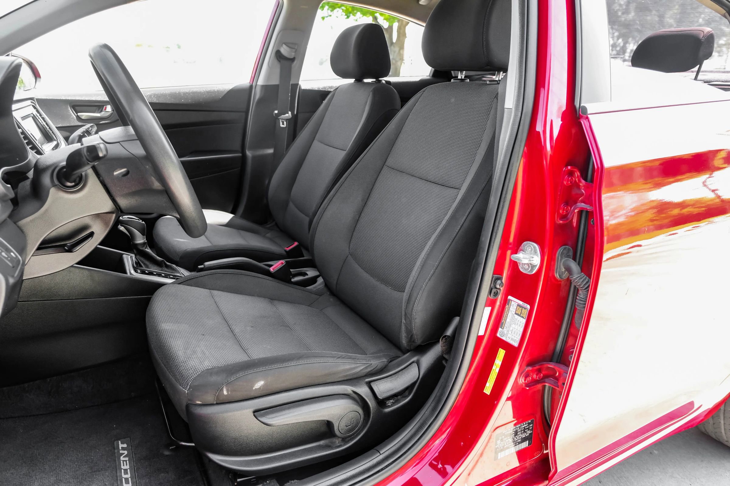 Used 2020 Hyundai Accent SE image 4