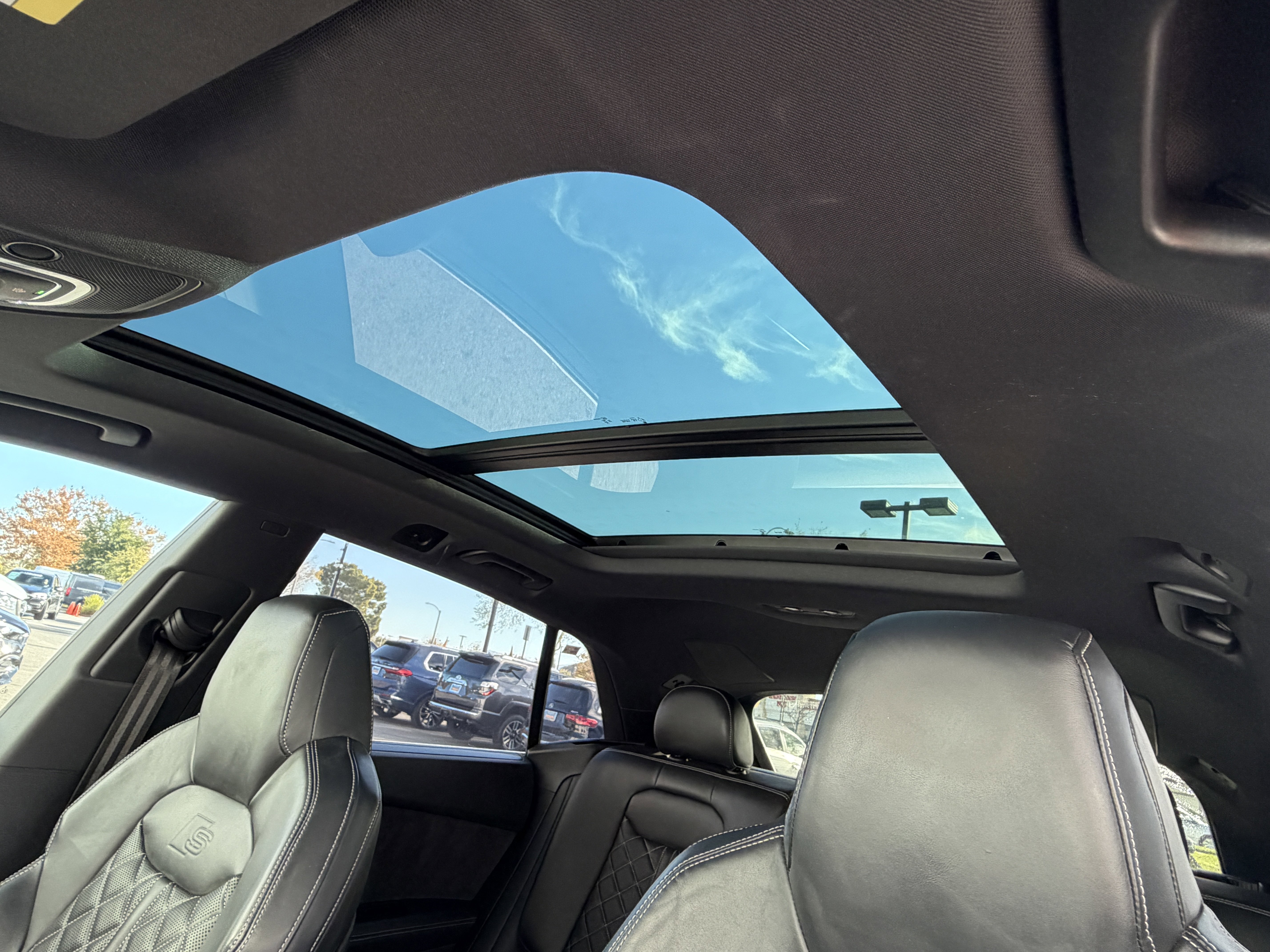 Used 2024 Audi SQ8 Premium Plus w/ Executive Package image 22