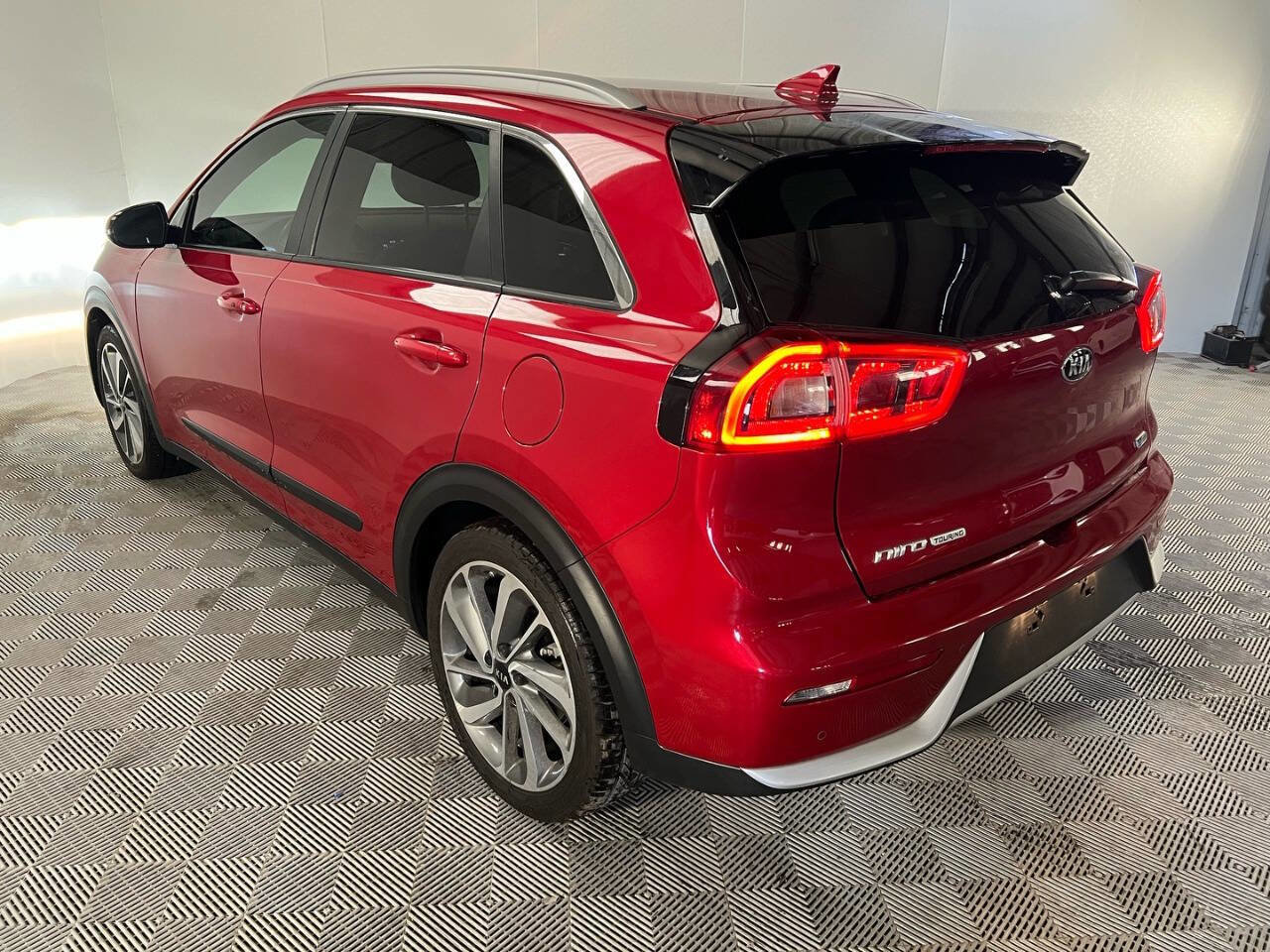 Used 2019 Kia Niro Touring image 5