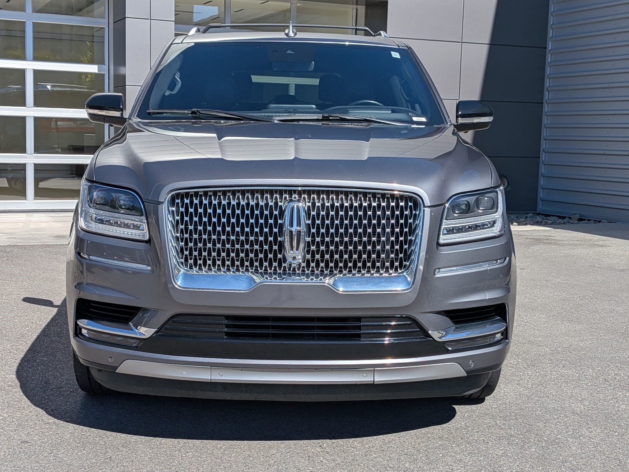 Used 2021 Lincoln Navigator Reserve w/ Luxury Package AWD/4WD image 9