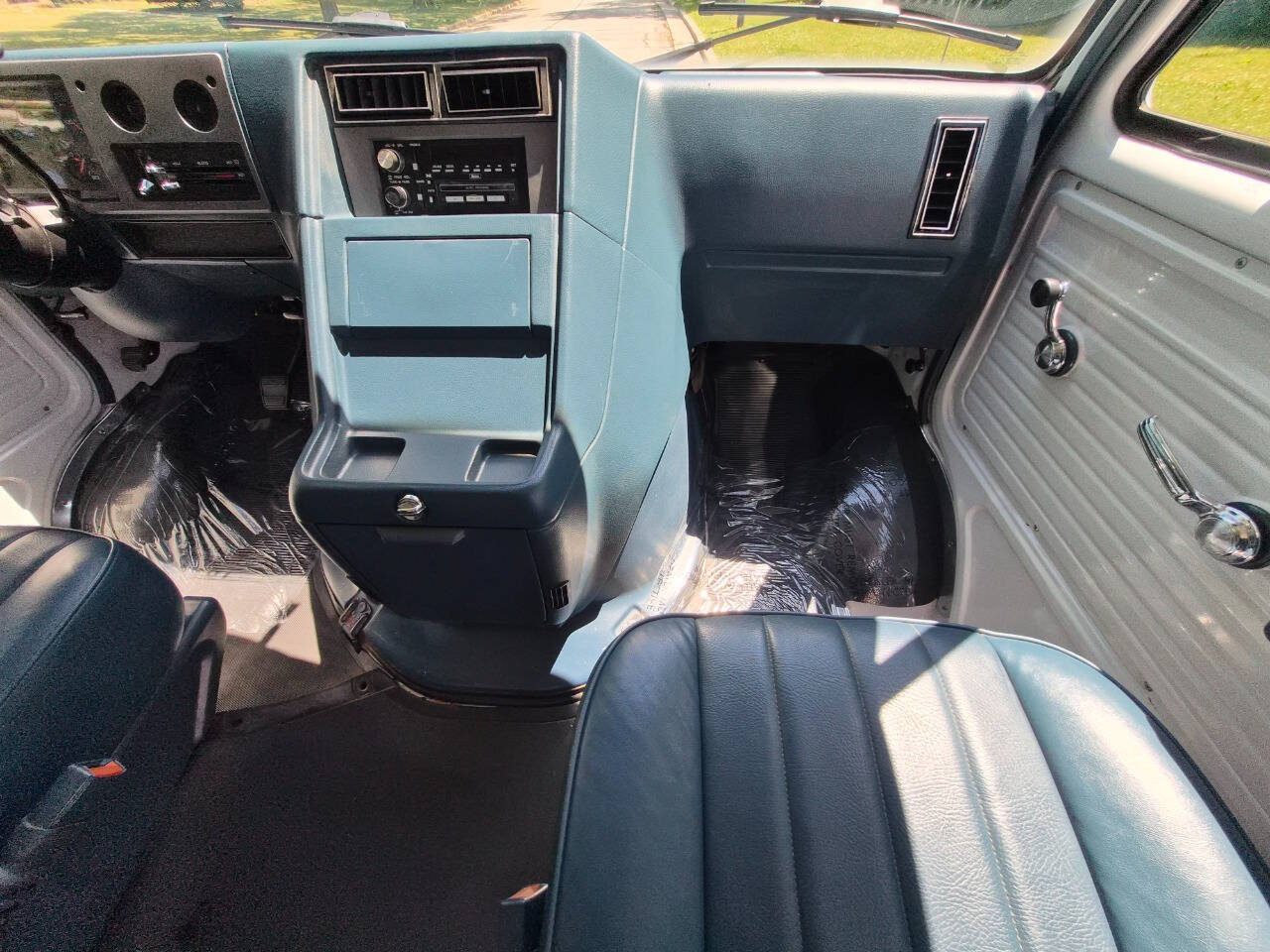 Used 1995 Chevrolet G20 RWD image 15