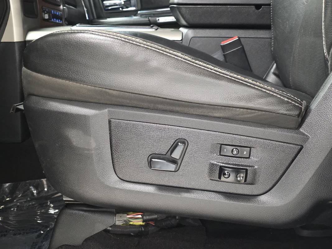Used 2014 RAM 3500 Laramie AWD/4WD image 27
