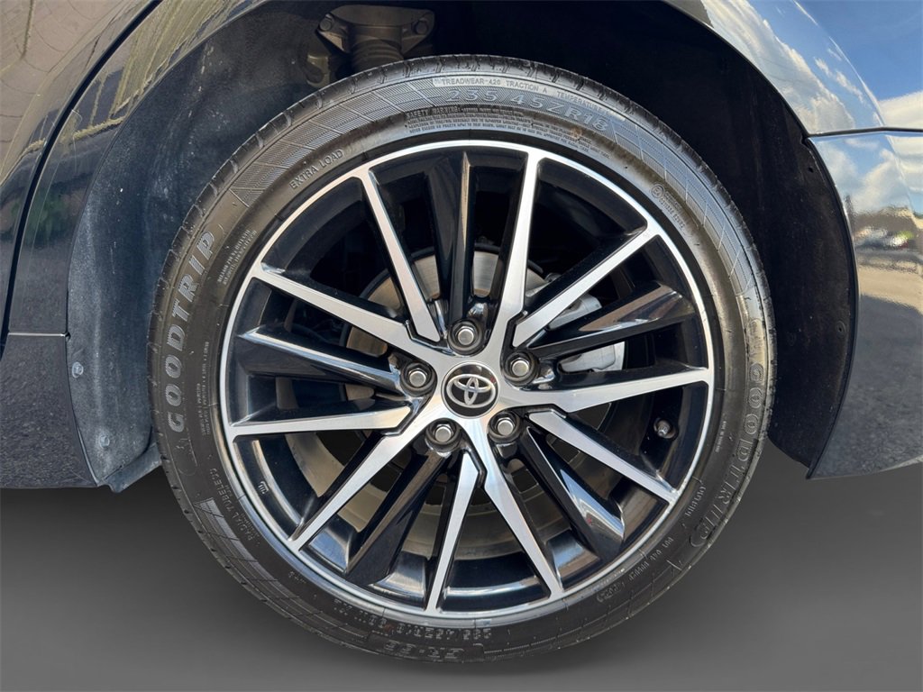 Used 2021 Toyota Camry SE image 11