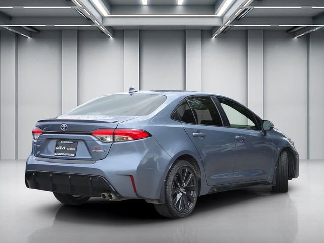 Used 2024 Toyota Corolla SE w/ SE Package FWD image 4