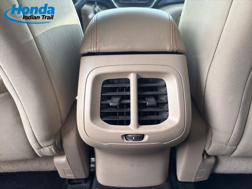 Used 2019 Jeep Cherokee Latitude w/ Popular Appearance Group image 18