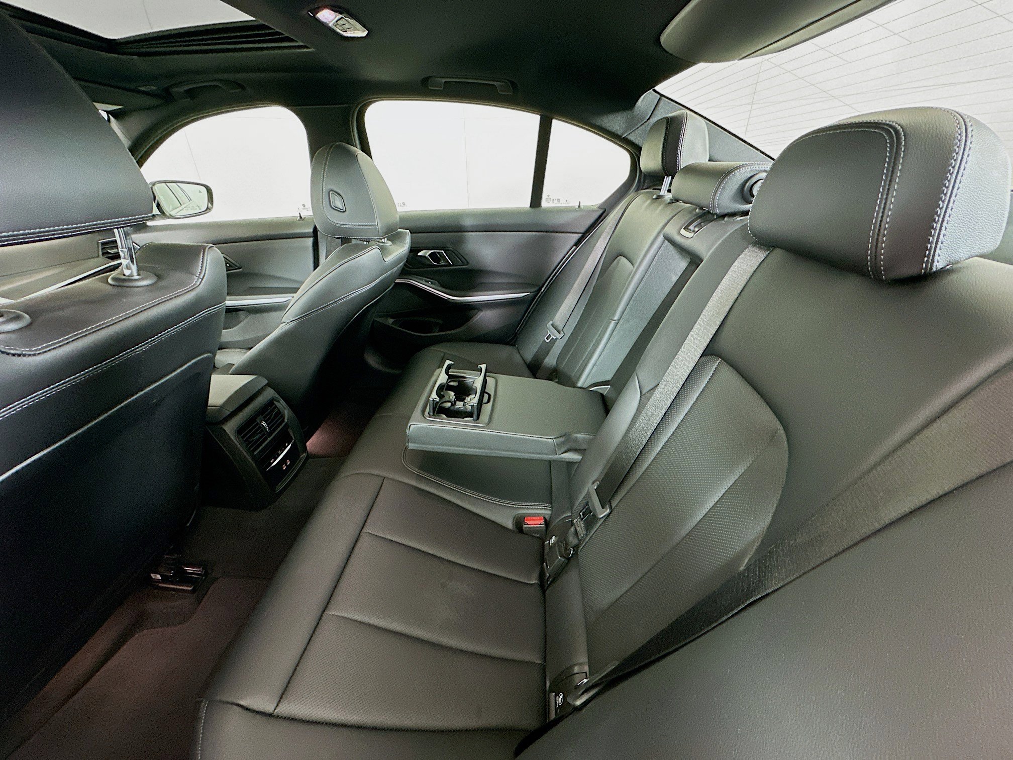 Used 2024 BMW 330i Sedan image 29