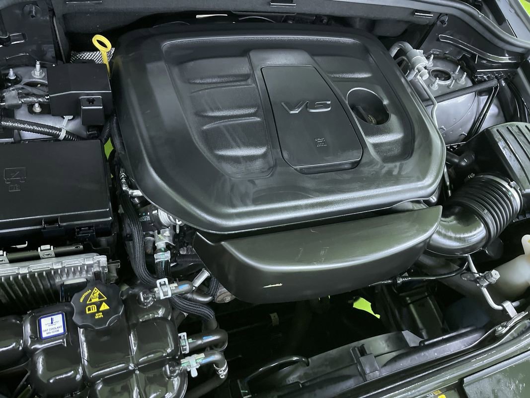 Used 2021 Jeep Grand Cherokee Limited w/ Luxury Group II image 32