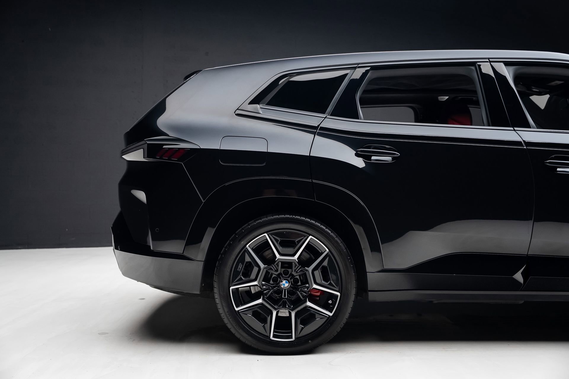 Used 2023 BMW XM w/ M Driver's Package image 39