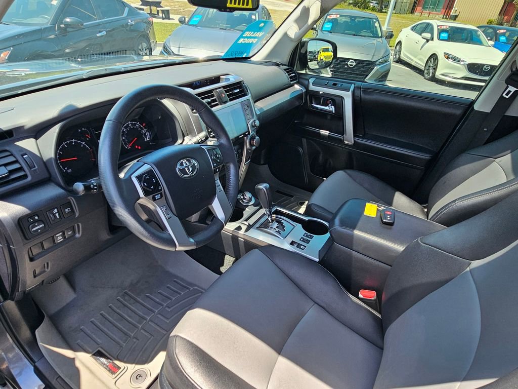 Used 2022 Toyota 4Runner SR5 Premium w/ Moonroof Package AWD/4WD image 16