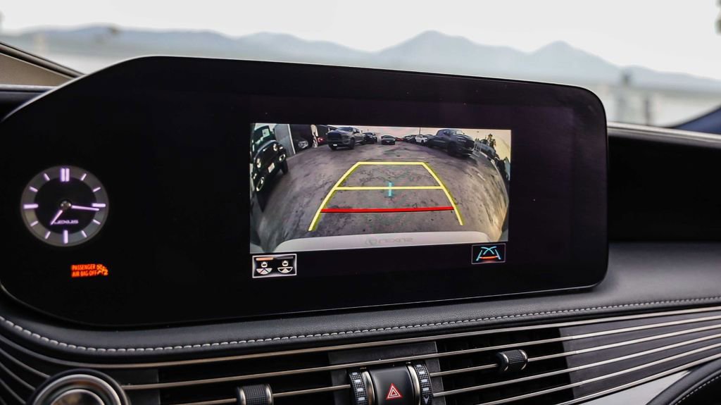 Used 2021 Lexus LS 500 w/ Interior Upgrade Package image 29