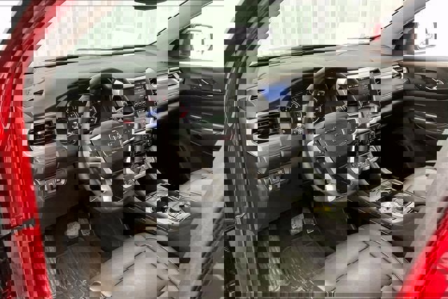 Certified 2023 GMC Acadia SLT w/ Preferred Package image 17