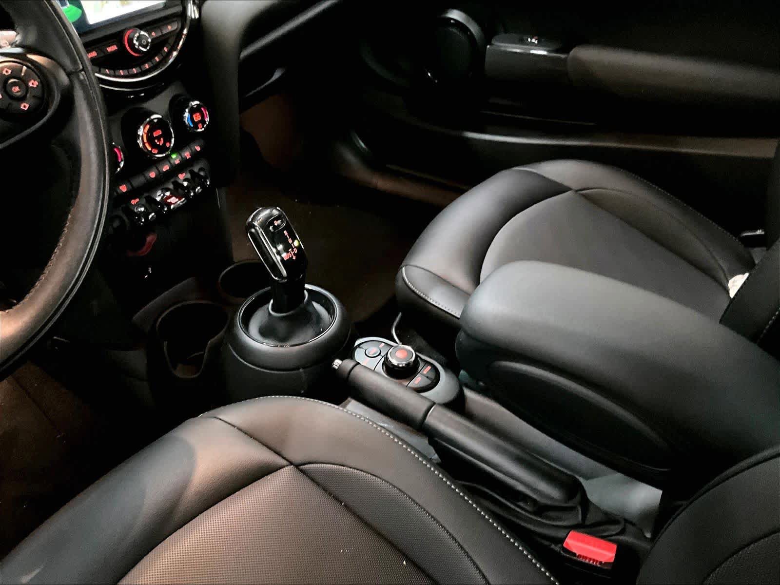 Used 2020 MINI Cooper 2-Door Hardtop image 18