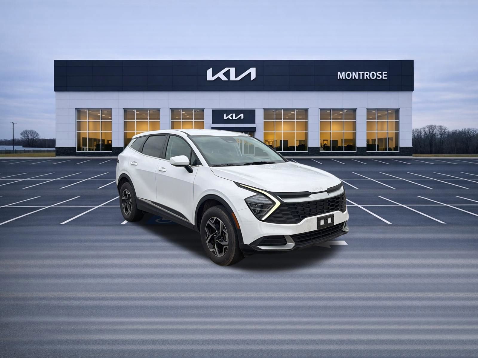 Used 2025 Kia Sportage LX image 3