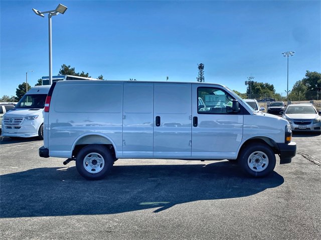 New 2025 Chevrolet Express 2500 Work Van image 7
