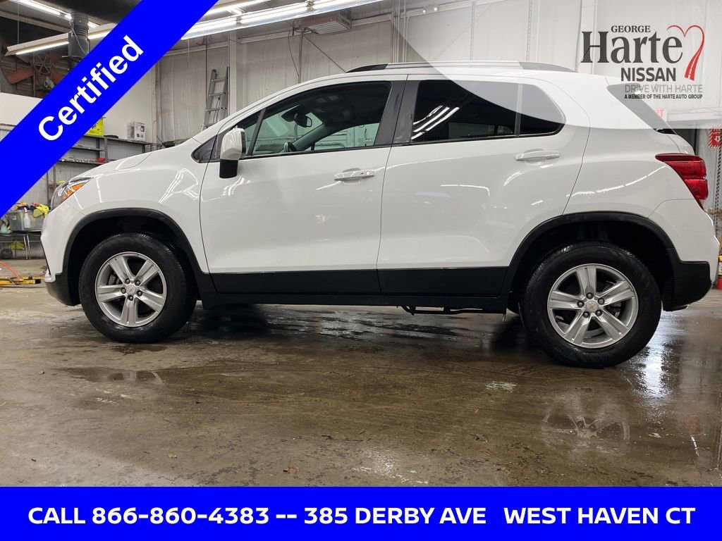 Used 2022 Chevrolet Trax LT w/ LT Convenience Package image 2