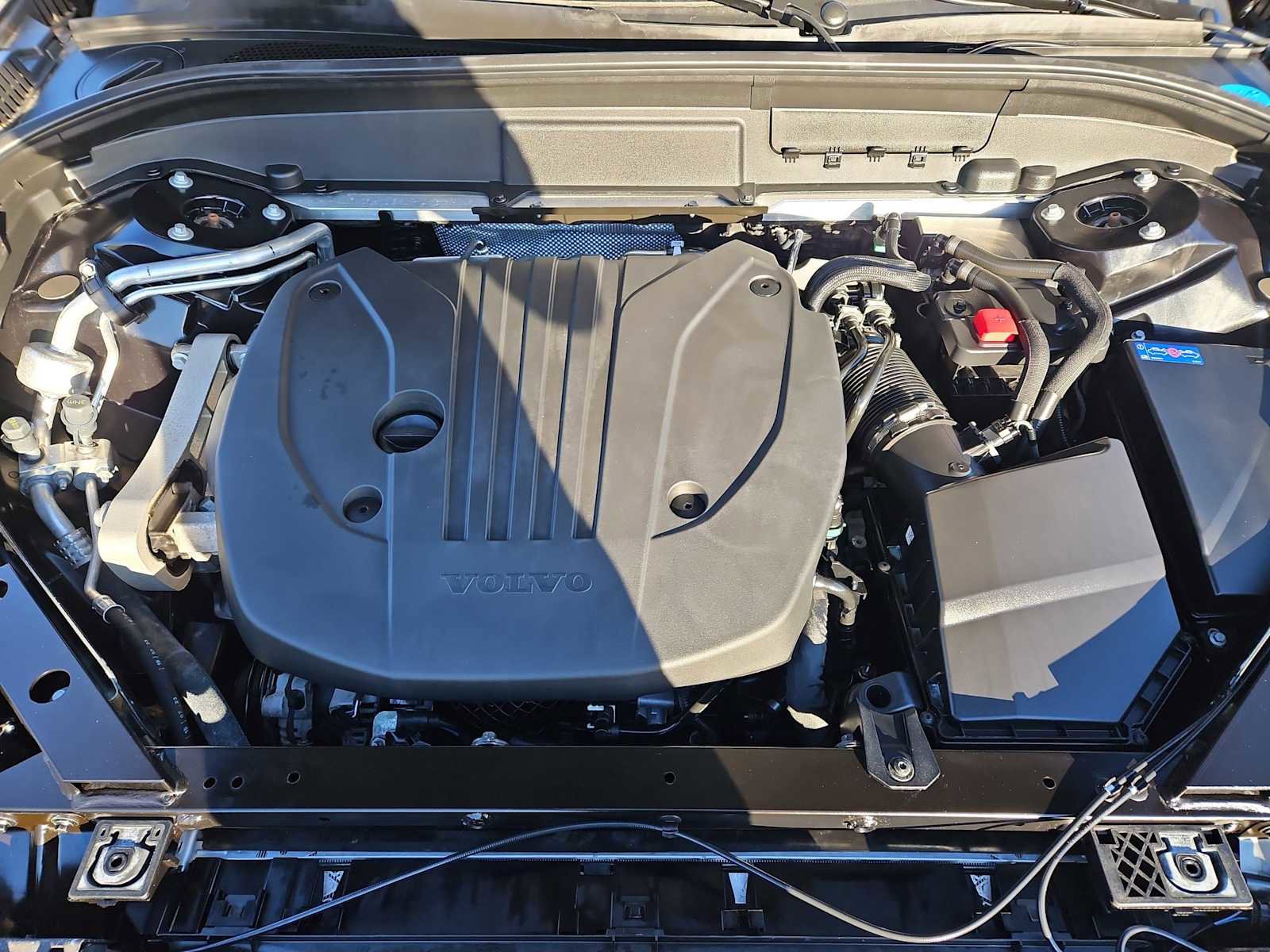 Used 2024 Volvo XC60 B5 Plus image 36