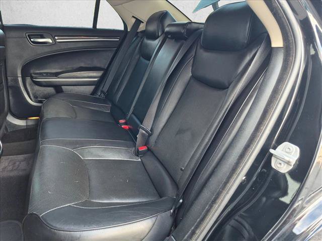 Used 2019 Chrysler 300 Limited AWD/4WD image 17