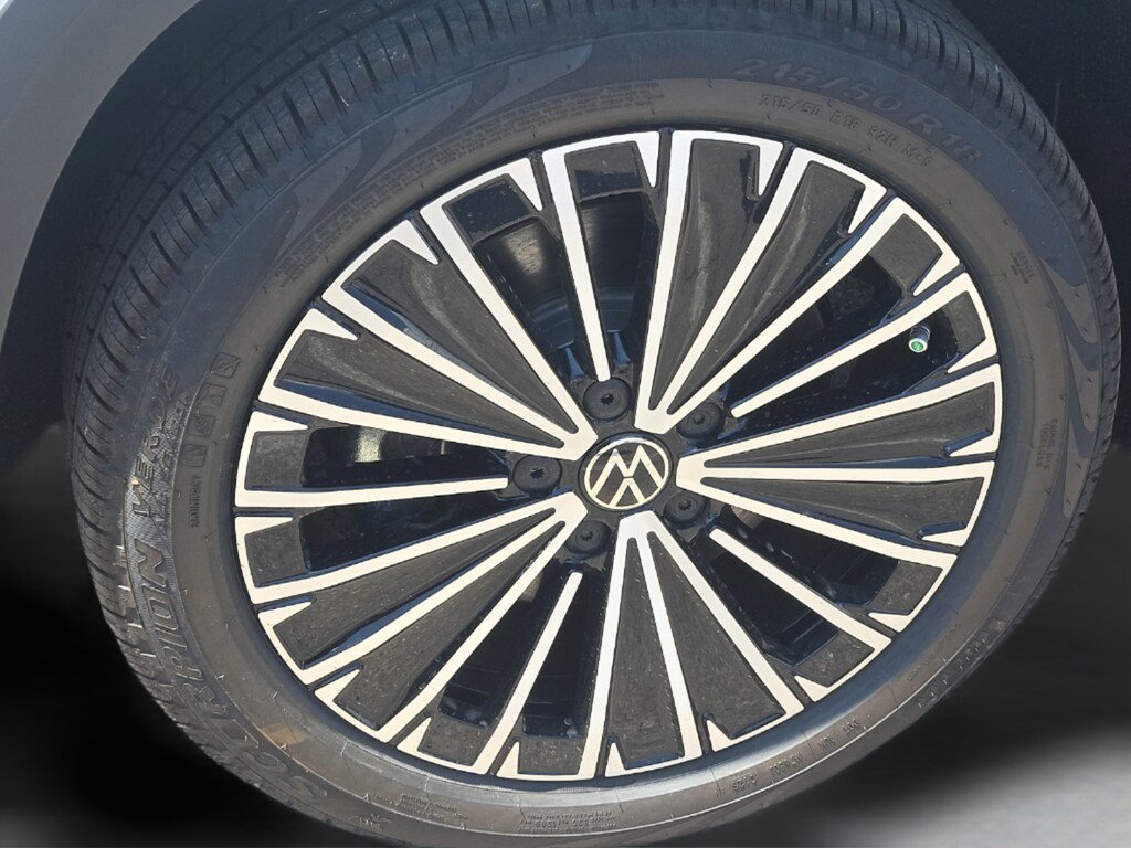 New 2026 Volkswagen Taos SE FWD image 8