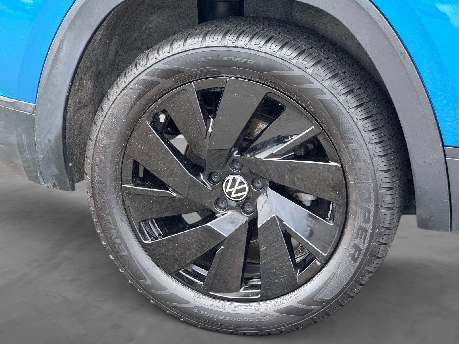 Certified 2024 Volkswagen Atlas Cross Sport SE w/ Panoramic Sunroof Package AWD/4WD image 6