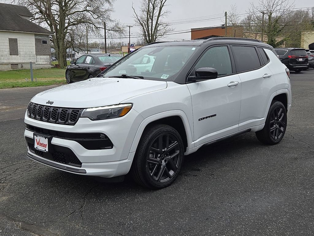 Used 2025 Jeep Compass Limited w/ High Altitude Package image 3