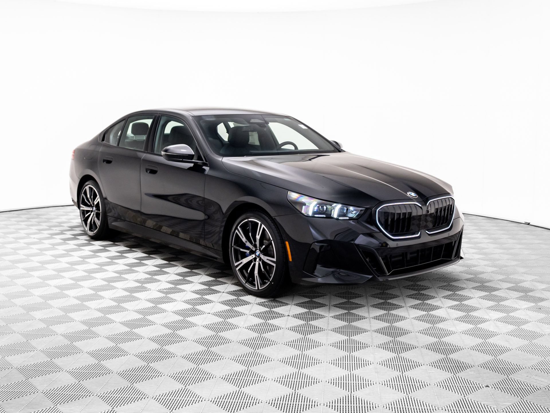 Used 2026 BMW 530i xDrive AWD/4WD image 8