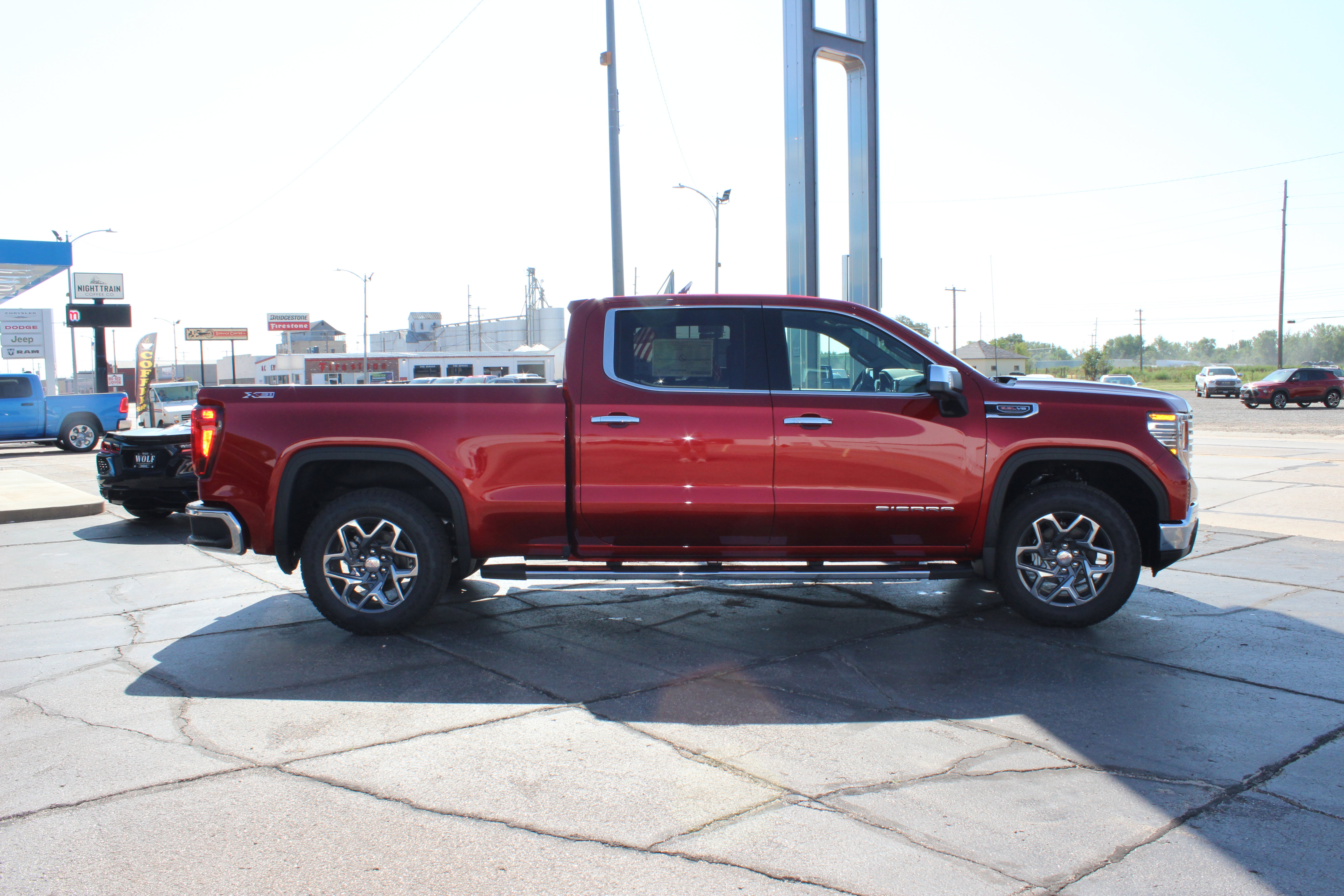 New 2026 GMC Sierra 1500 SLT w/ SLT Premium Package image 2