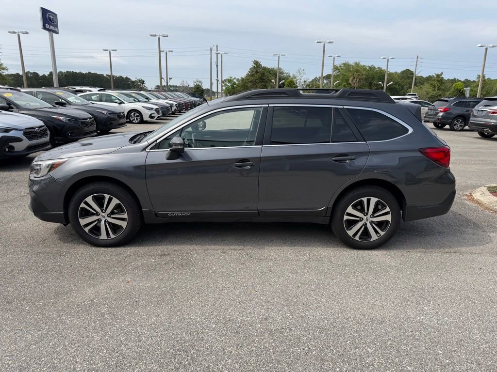 Used 2019 Subaru Outback 3.6R Limited AWD/4WD image 11