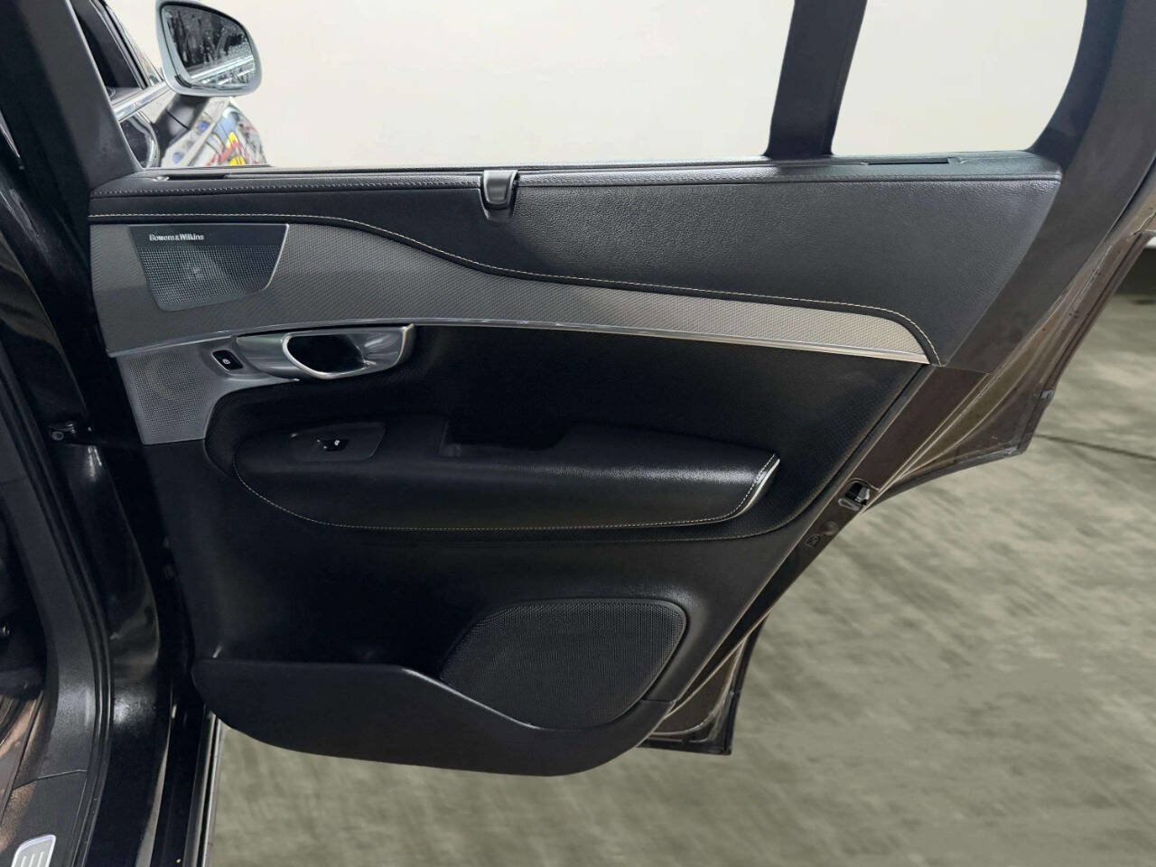 Used 2019 Volvo XC90 T6 R-Design w/ Protection Package Premier image 27