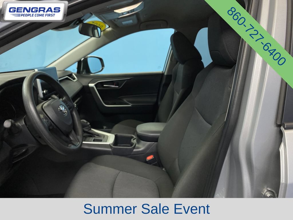 Used 2025 Toyota RAV4 XLE AWD/4WD image 10