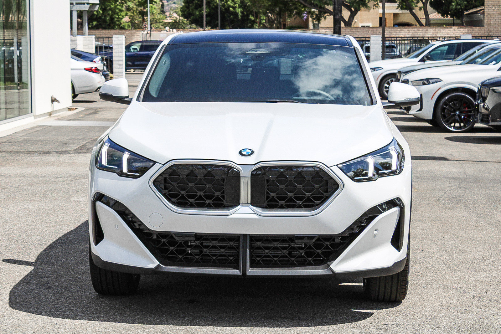 New 2026 BMW X2 xDrive28i w/ Technology Package AWD/4WD image 2