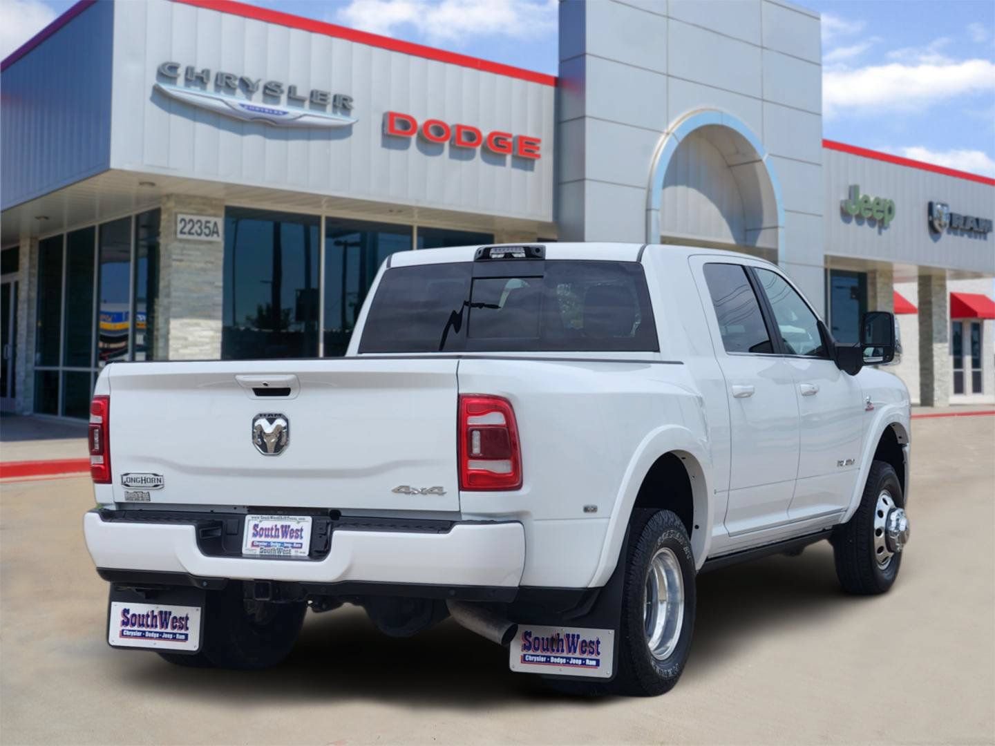 Used 2024 RAM 3500 Limited w/ Towing Technology Group AWD/4WD image 5