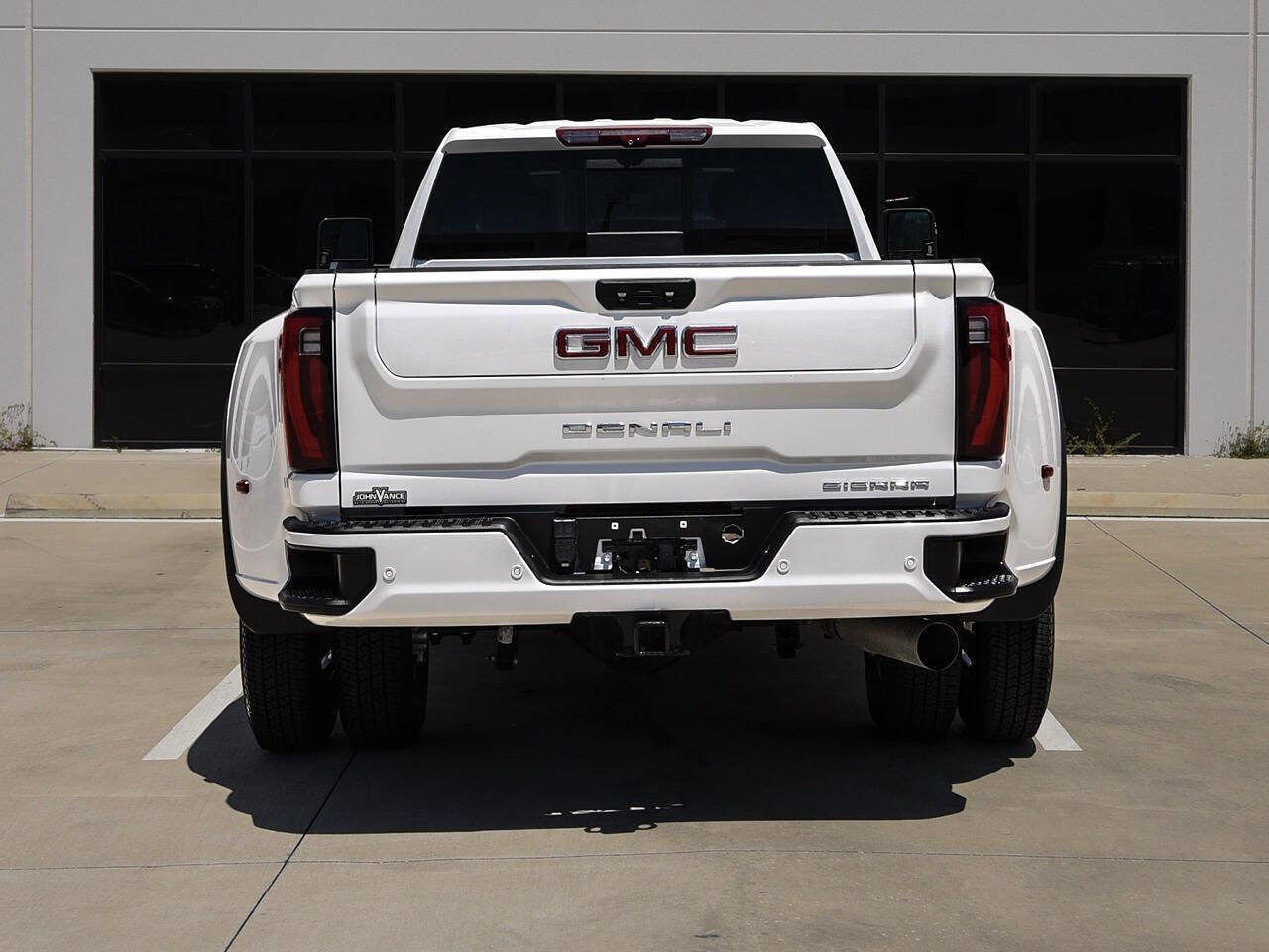 Used 2024 GMC Sierra 3500 Denali w/ Denali Reserve Package AWD/4WD image 8