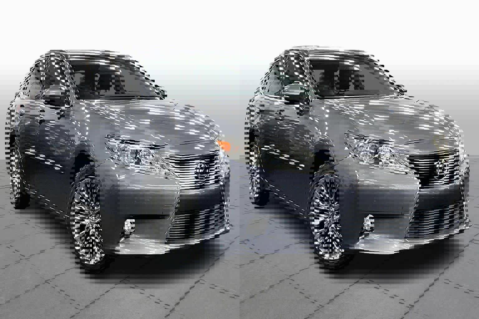 Used 2013 Lexus ES 350 w/ Luxury Pkg image 2