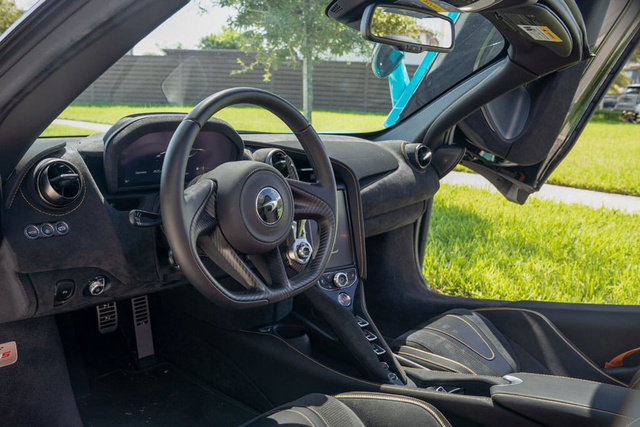 Used 2022 McLaren 720S Spider image 23