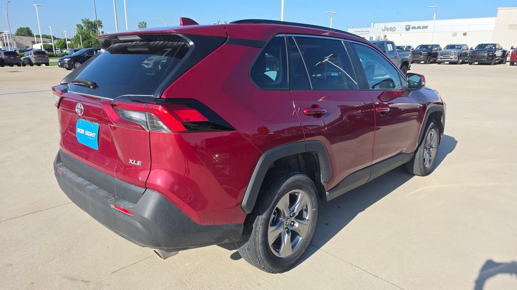 Used 2023 Toyota RAV4 XLE w/ Convenience Package FWD image 5