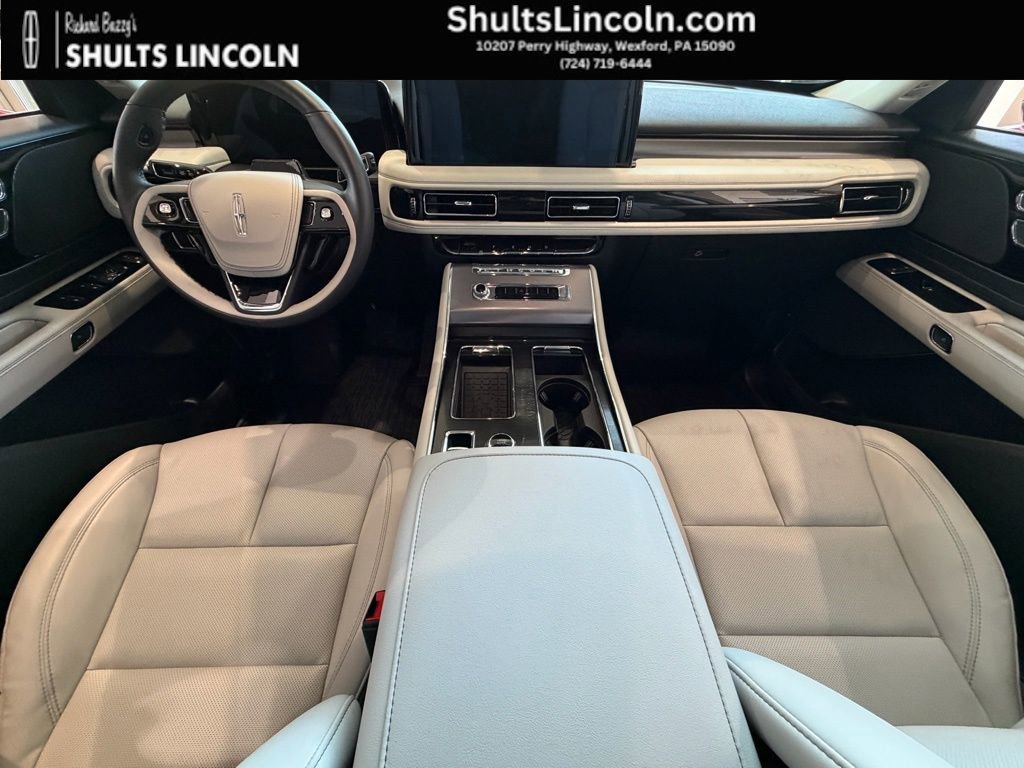 New 2026 Lincoln Aviator AWD image 20