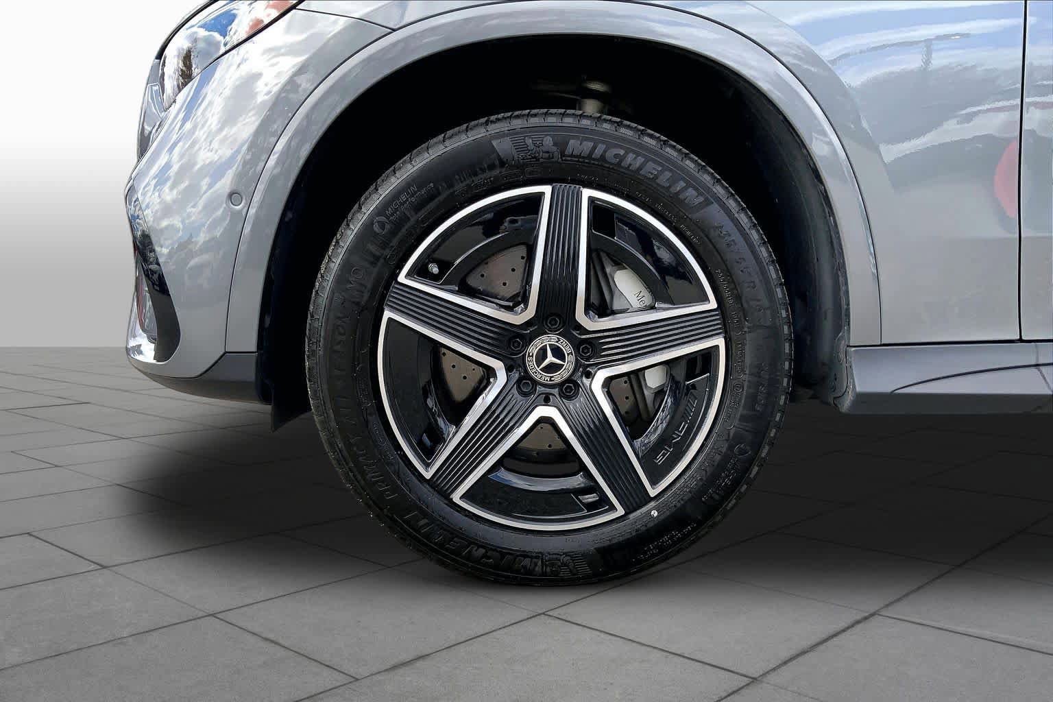 Used 2023 Mercedes-Benz GLC 300 4MATIC image 11