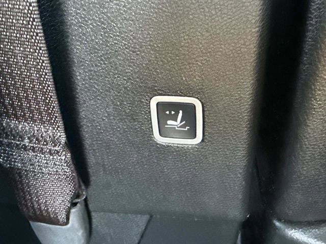Used 2018 Chrysler Pacifica Touring-L Plus FWD image 17