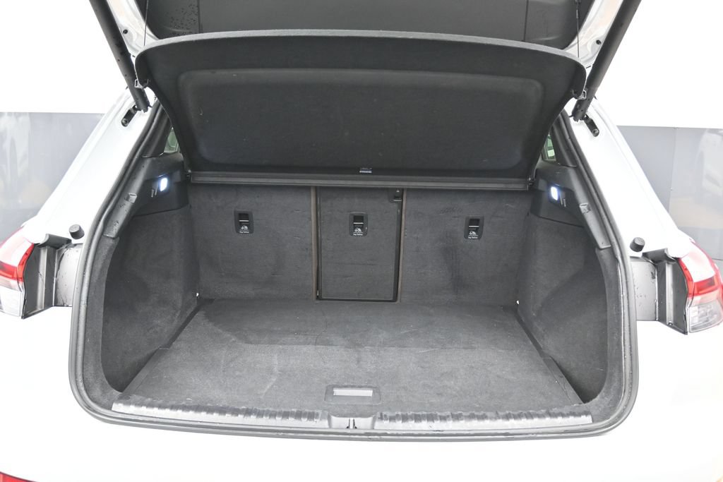 Used 2023 Audi Q4 e-tron Prestige AWD/4WD image 14