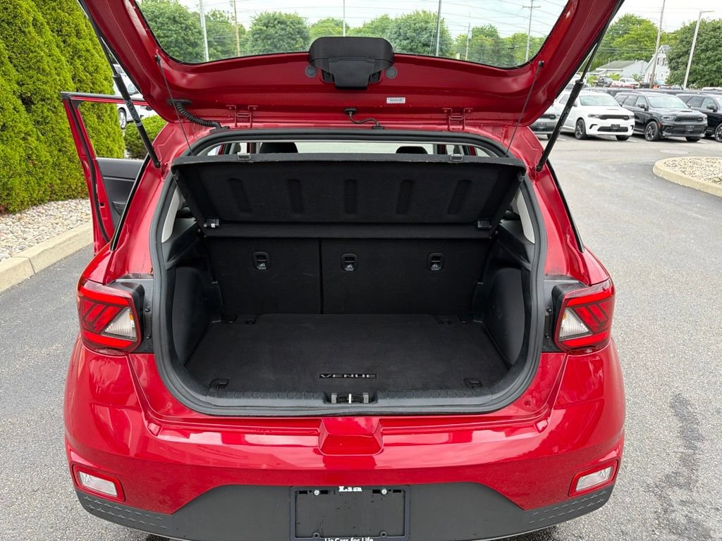 Used 2022 Hyundai Venue SEL w/ Cargo Package FWD image 18