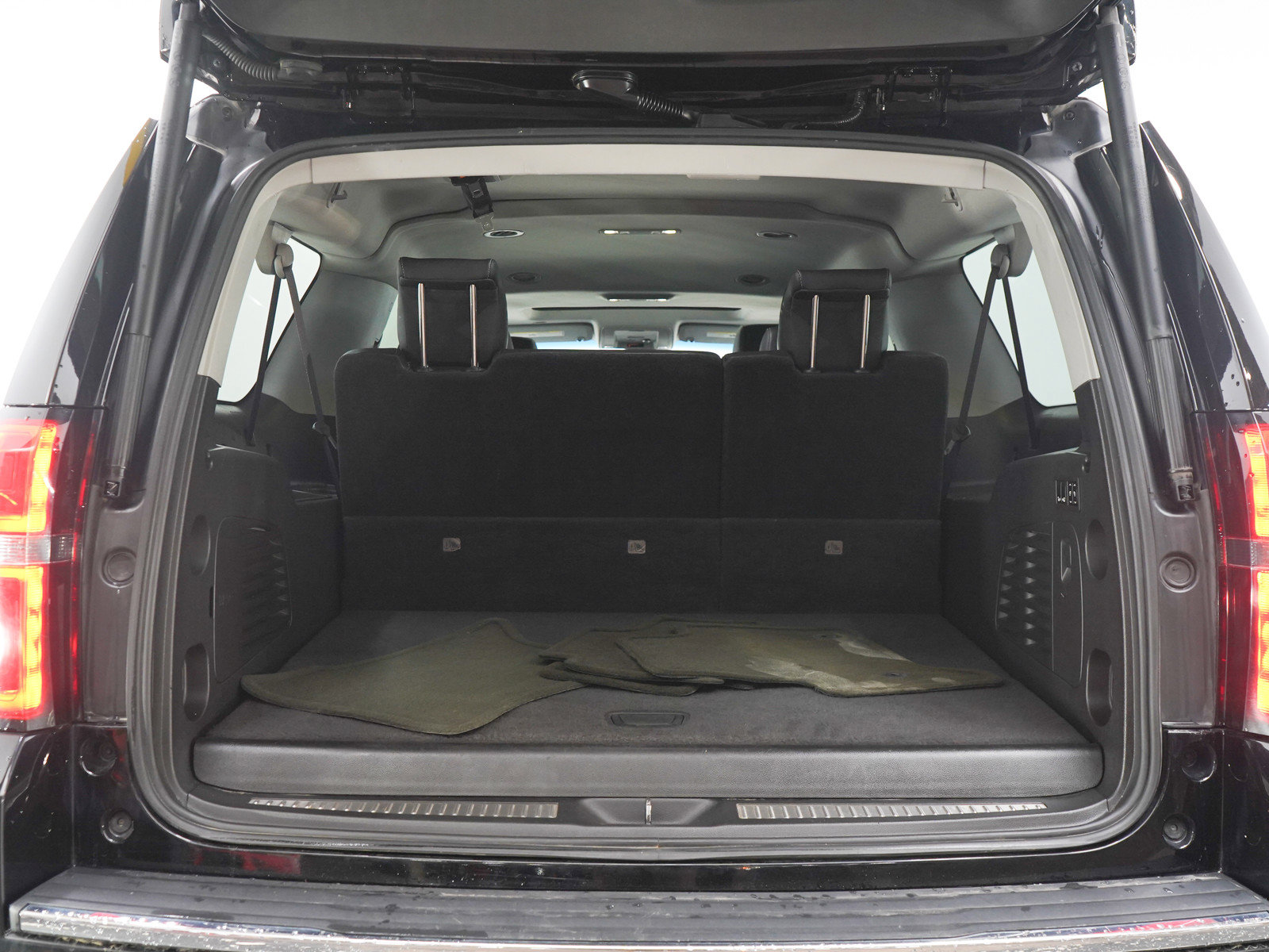 Used 2016 Chevrolet Suburban LTZ AWD/4WD image 19